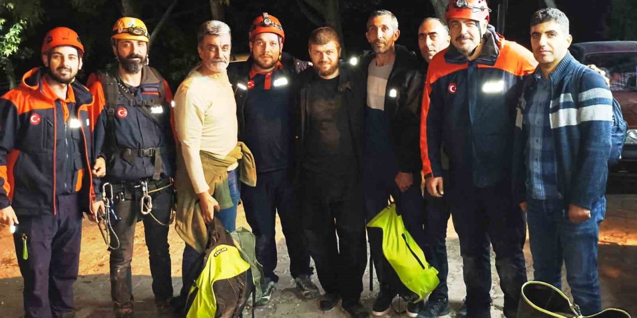 Kayalıklarda mahsur kalan şahıs  kurtarıldı