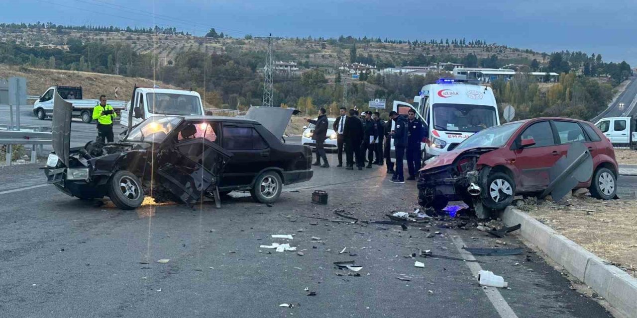 Malatya’da iki aracın çarpıştı kaza: 3 kişi yaralandı
