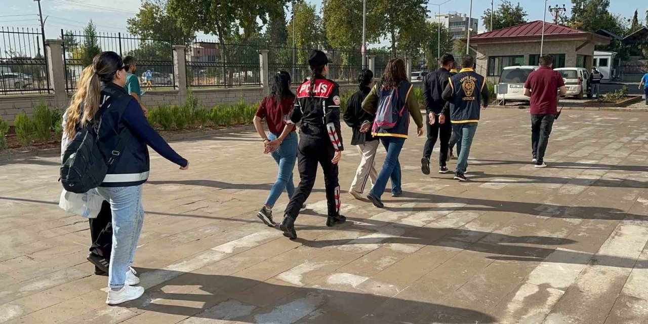 Adıyaman’da 500 bin TL değerinde ziynet hırsızlığı şüpheli 4 kişi yakalandı