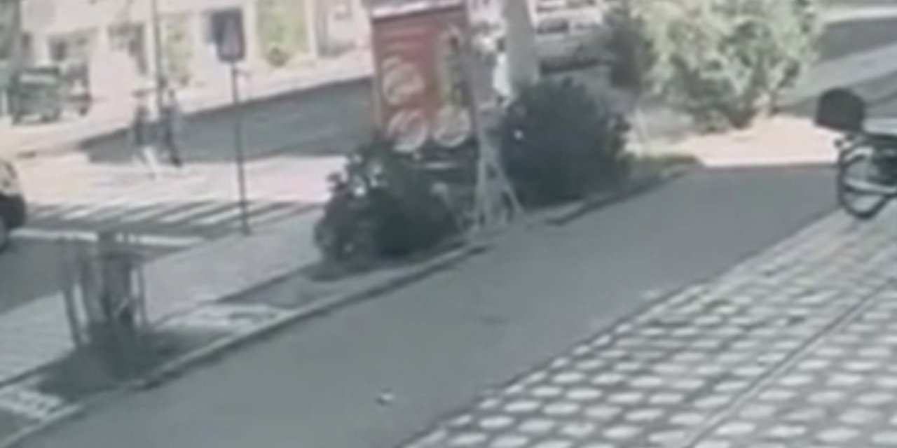 Batman’da cip yaya geçidinde iki kişiye çarptı: O anlar kameralara yansıdı