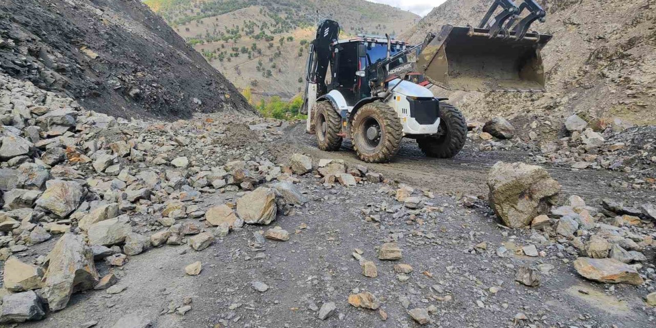 Batman’da kapanan köy yolları ulaşıma açılıyor
