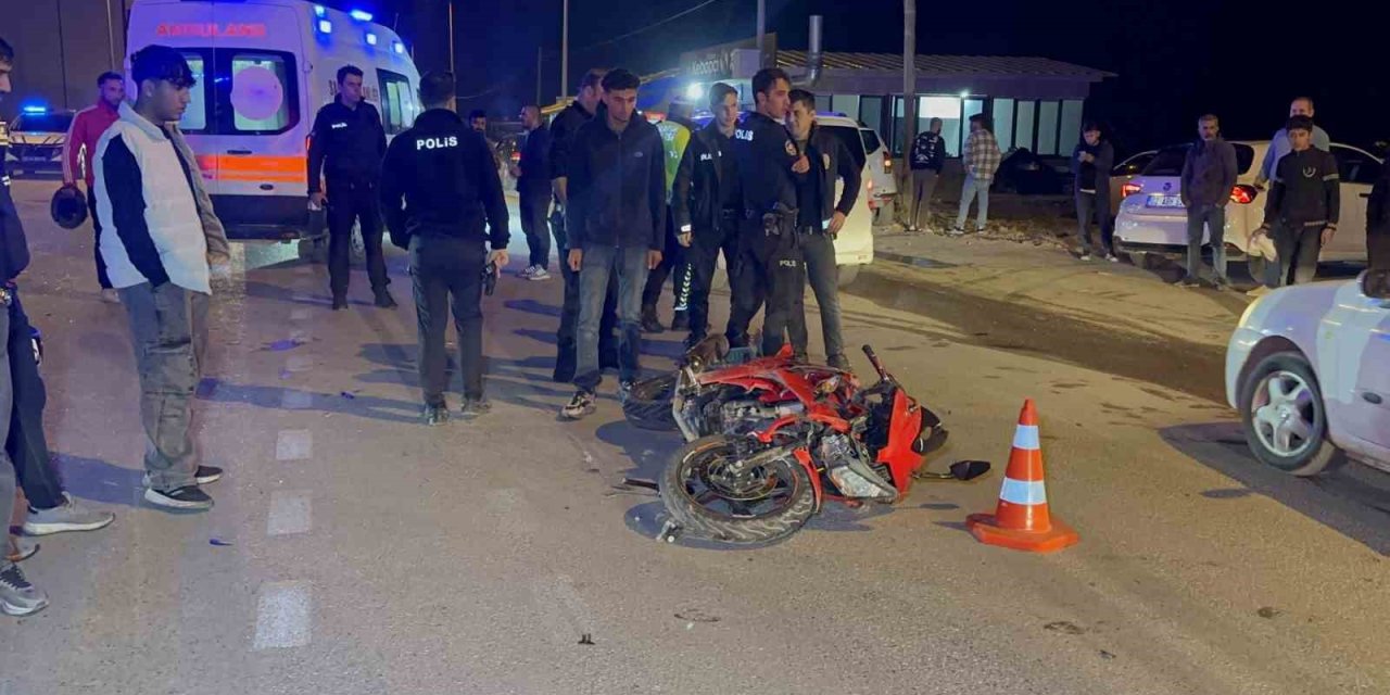 Adıyaman'da otomobil ile motosiklet çarpıştı: 3 yaralı