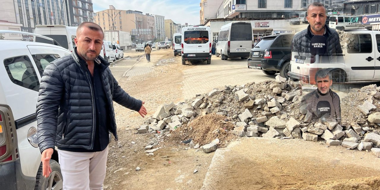Yüksekova’da İpekyolu Caddesindeki kaldırım çilesi bitmiyor