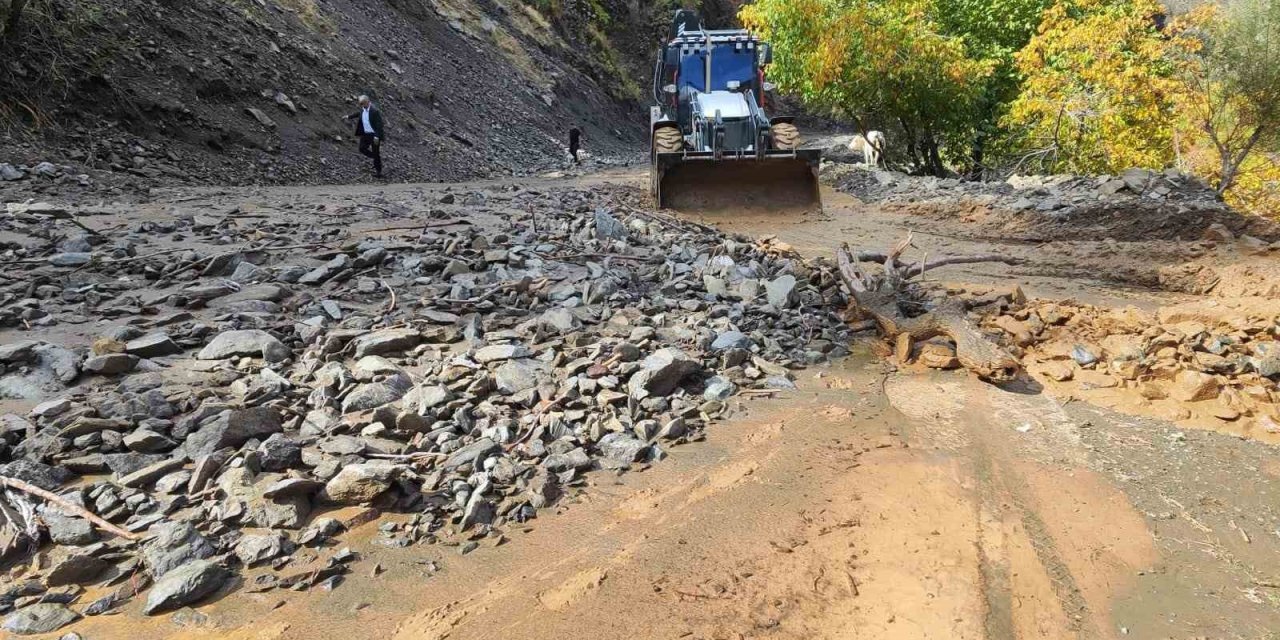 Batman’da heyelanın izleri siliniyor