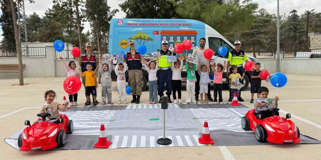 Jandarmadan 118 öğrenciye trafik eğitimi