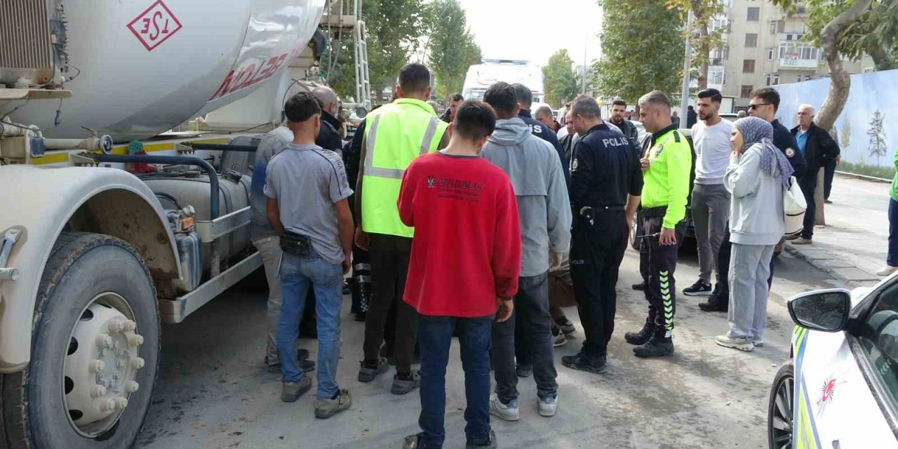 Malatya'da beton mikserinin çarptığı kadın yaralandı