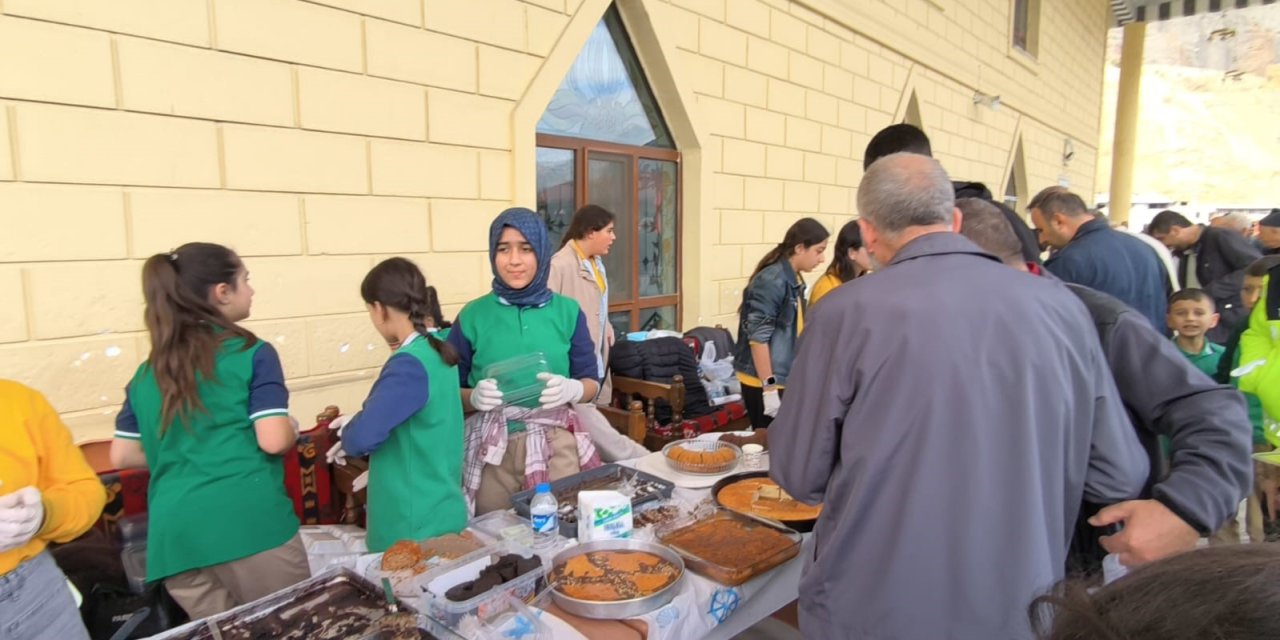 Erzurum'da öğrencilerden Gazze için anlamlı destek