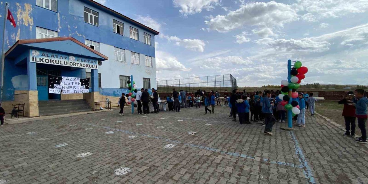 Ağrı'da öğrencilerinden Gazze’ye anlamlı destek