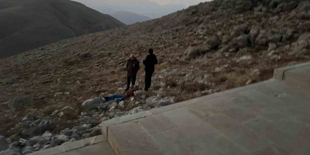 Nemruttun merdivenlerinden yuvarlanan turist yaralandı