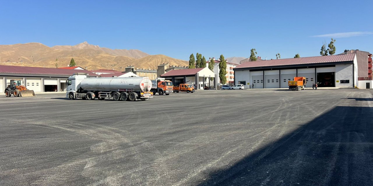 Yüksekova Karayolları Şefliği yeni hizmet binasında faaliyetlerine başladı