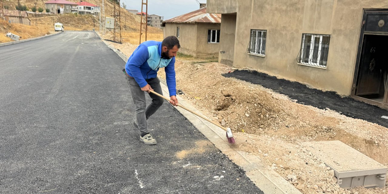 Esenyurt Mahallesi’nin 1216. Sokağı’nda fiber internet altyapı çalışması