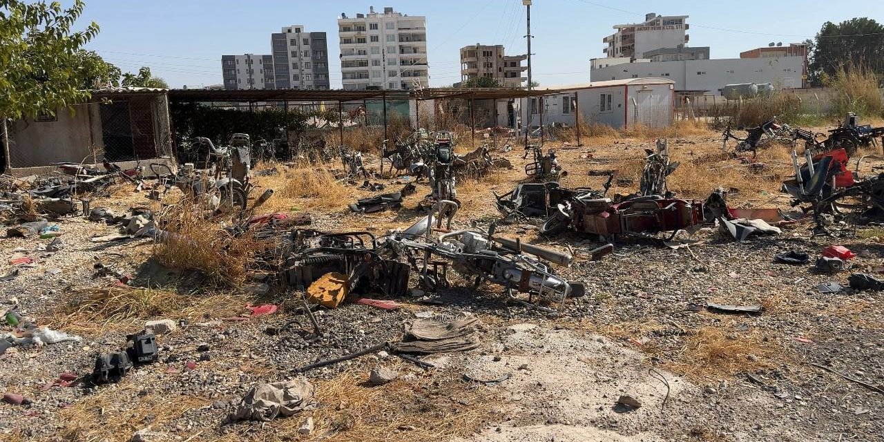 Şanlıurfa'da terk edilen yediemin parkındaki araçlar yağmalandı