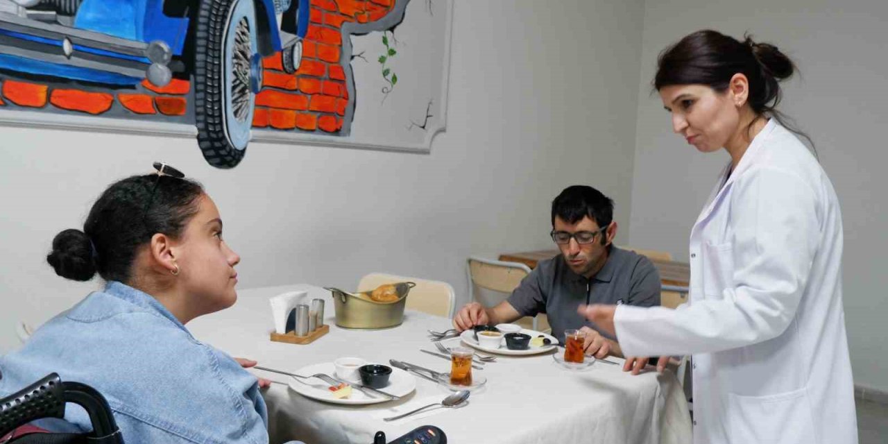 Erzurum'da mutfakta engelleri kaldıran dokunuşlar