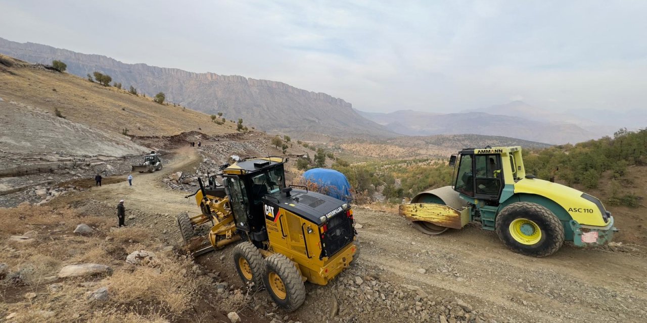 Derecik Belediyesi’nden alternatif yol çalışması