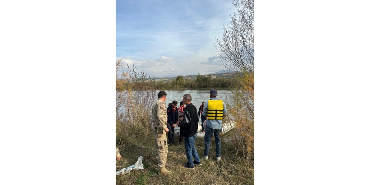 Bingöl'de Murat Nehri’nde mahsur kalan vatandaşlar kurtarıldı