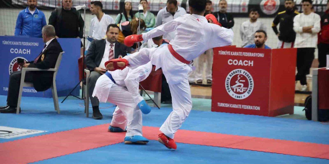 Elazığ’da binin üzerinde karate sporcusu, Milli Takım’a seçilmek için ter döküyor