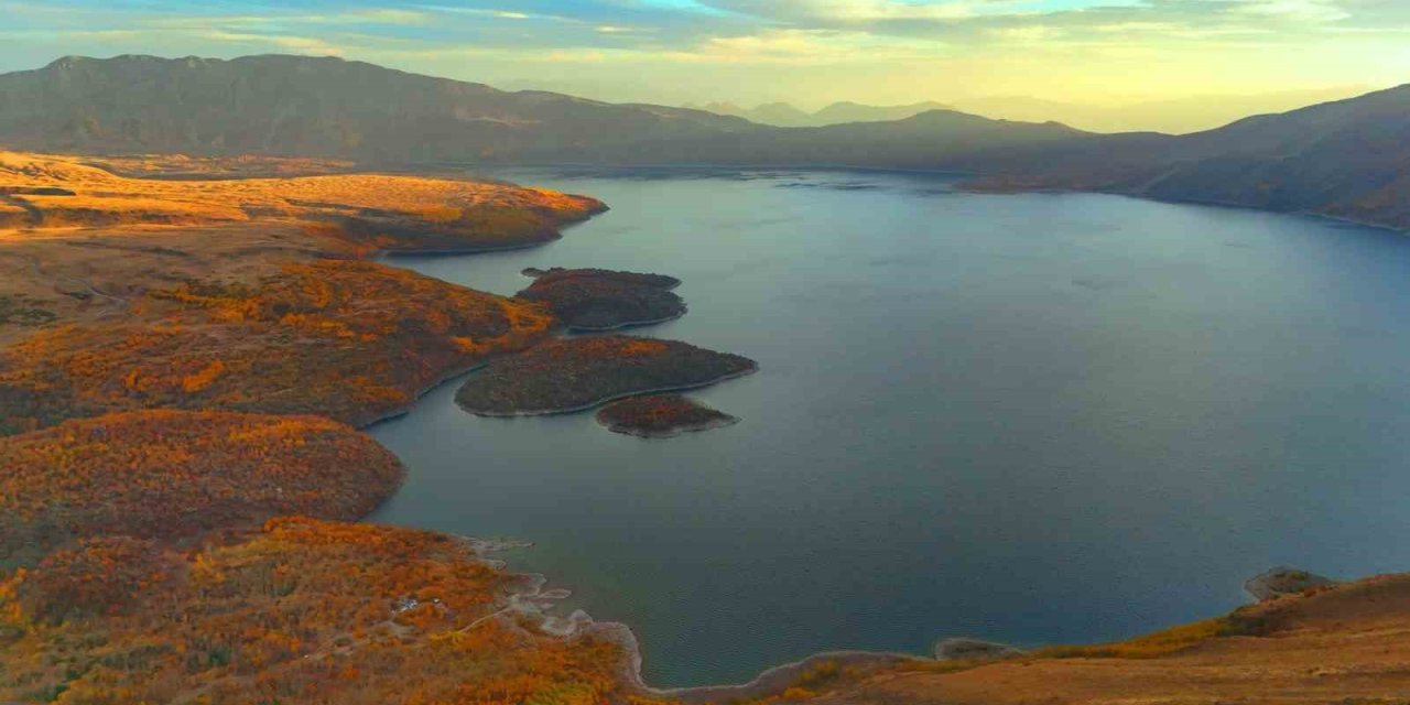 Nemrut Kalderası’ndaki sonbahar güzelliği mest ediyor
