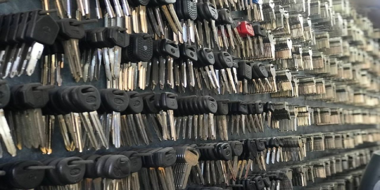 Çilingirlik zamana direniyor