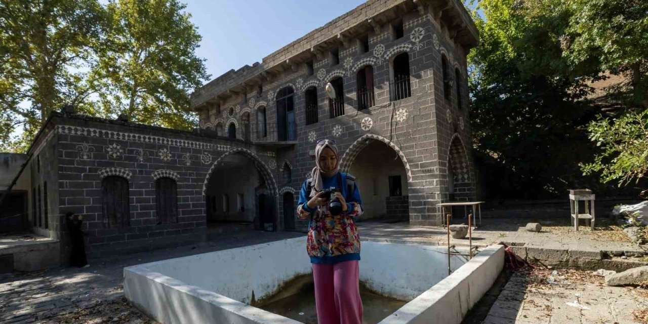 Diyarbakır’ın köşkleri sanatçılar tarafından fotoğraflanarak kayıt altına alındı