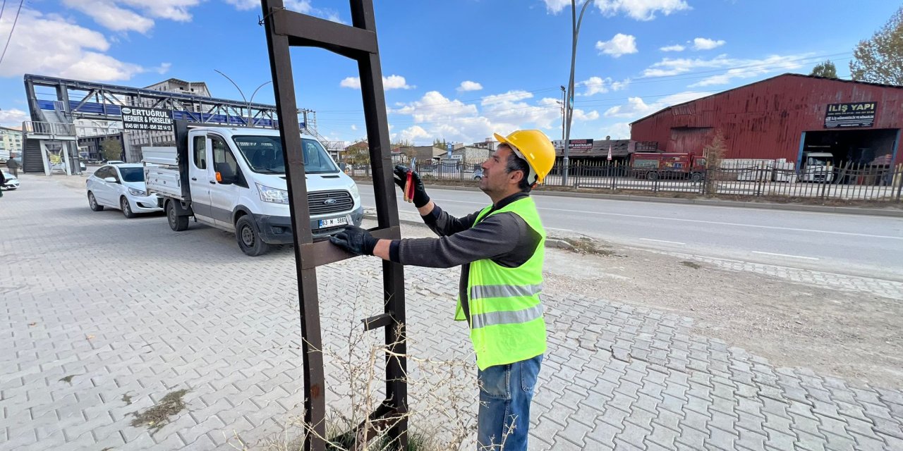 Mor Enerji A.Ş. çalışanı Mehmet Salih Durgun. “İpekyolu üzerindeki tüm elektrik direklerini kaldıracağız”