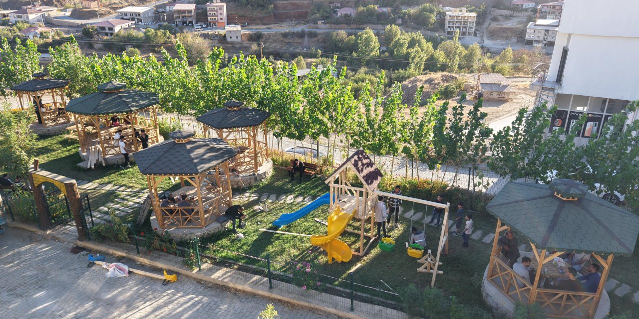 Derecik Belediyesi’nden yeni park düzenlemesi