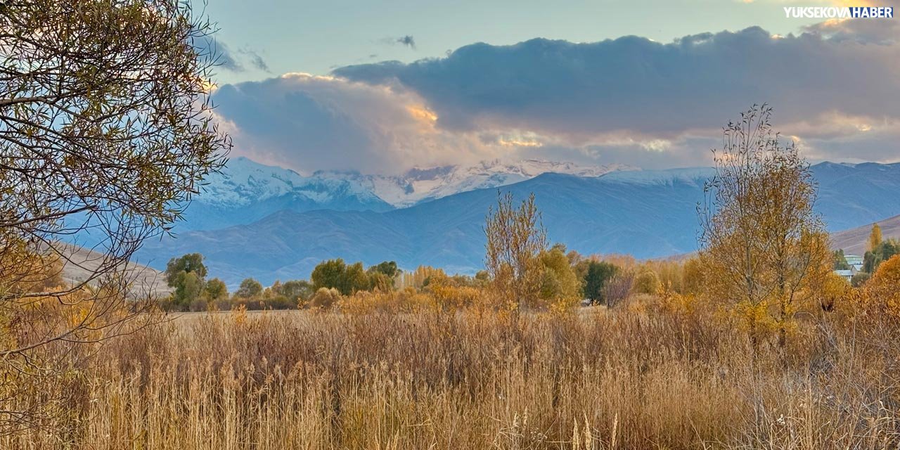 Suüstü köyünde sonbahar ve kış aynı karede buluştu