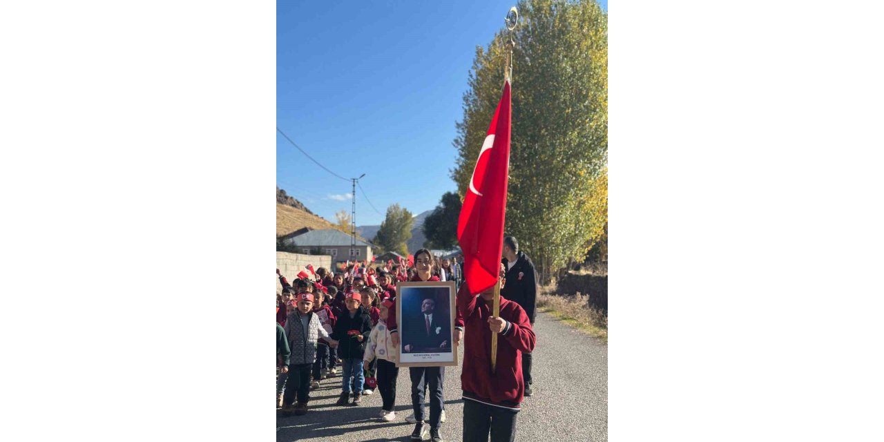 Köy okulları 29 Ekim coşkusuyla doldu