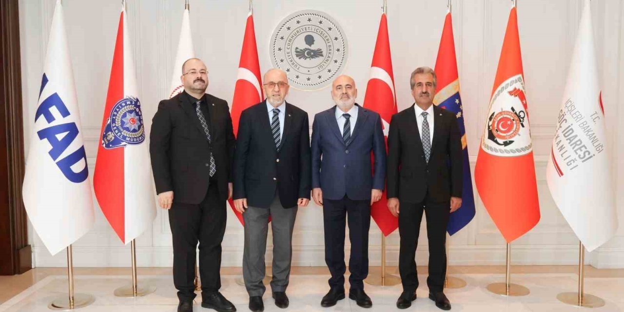 Başkan Dumandağ, bakan yardımcılarıyla görüştü