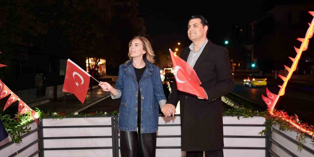 Umut Yılmaz’dan 102 araçla Cumhuriyet Korteji’ne davet