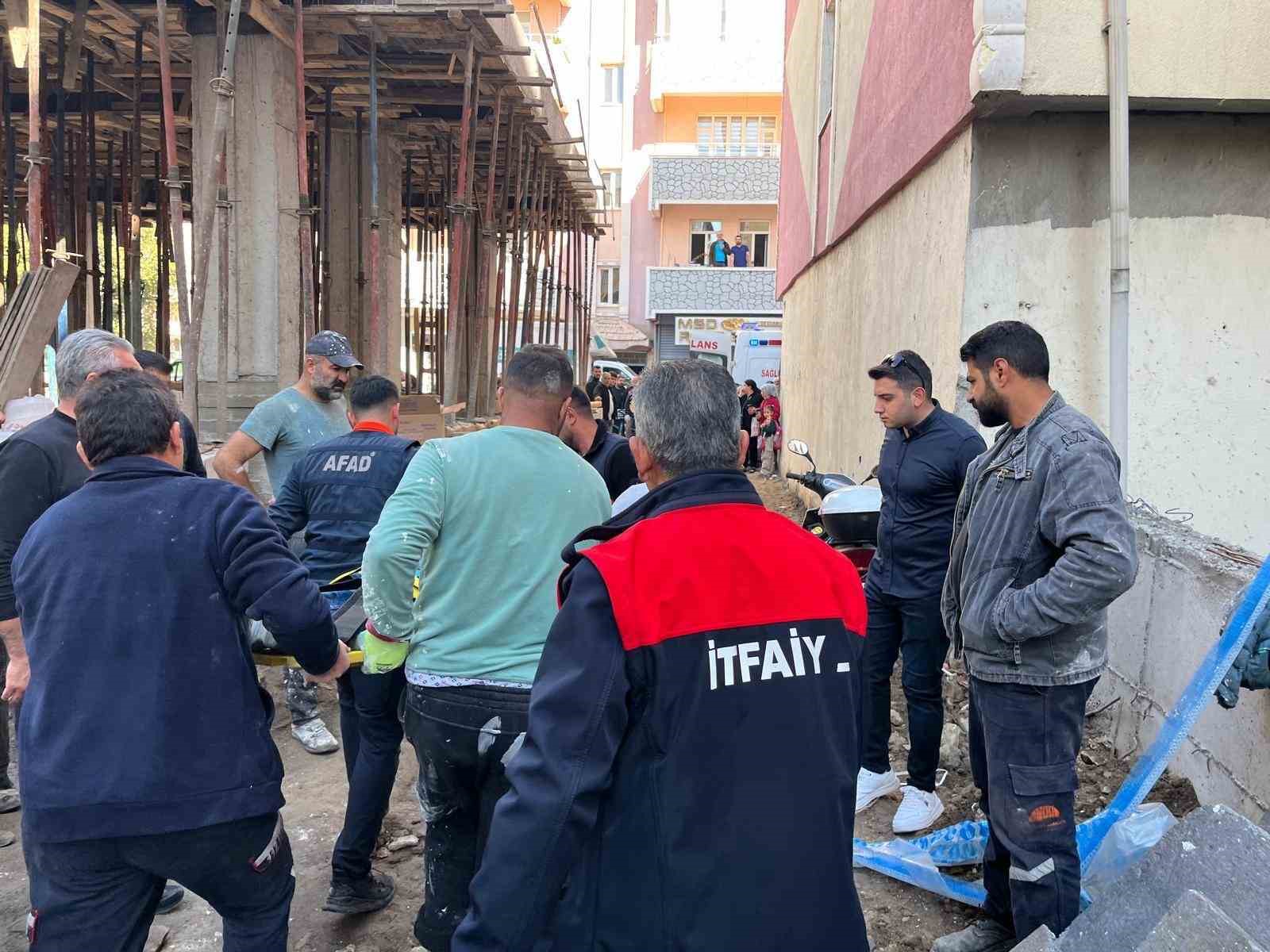 Iğdır’da asansör boşluğuna düşen 2 işçi yaralandı