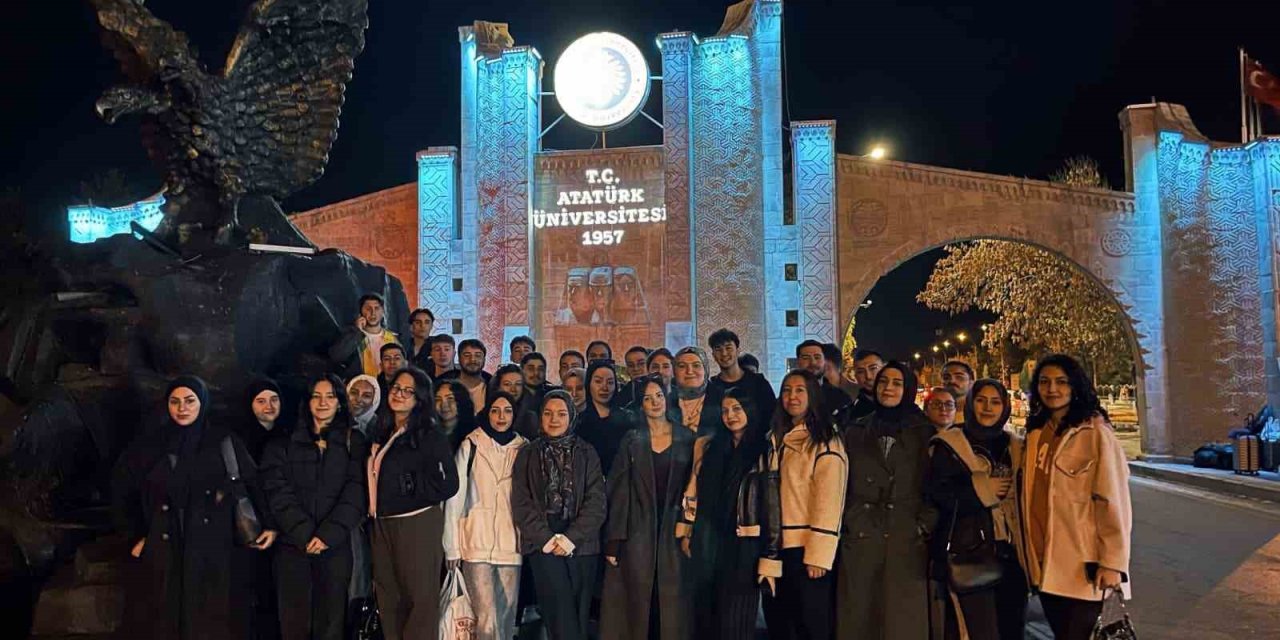 Erzurum'da genç hukukçulardan Ankara çıkarması