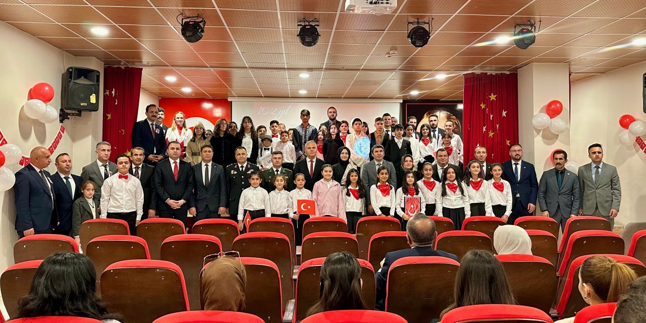 Yüksekova’da 29 Ekim Cumhuriyet Bayramı kutlandı