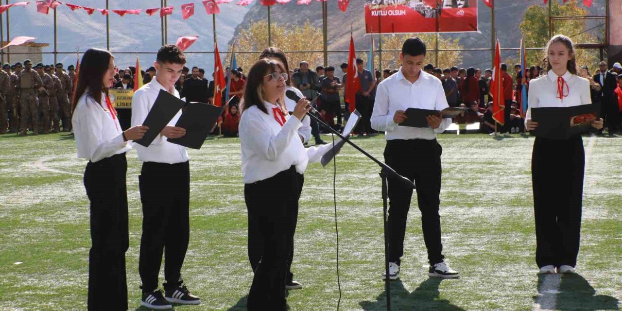 Hakkari’de Cumhuriyet'in 102. kuruluş yıl dönümü kutlandı
