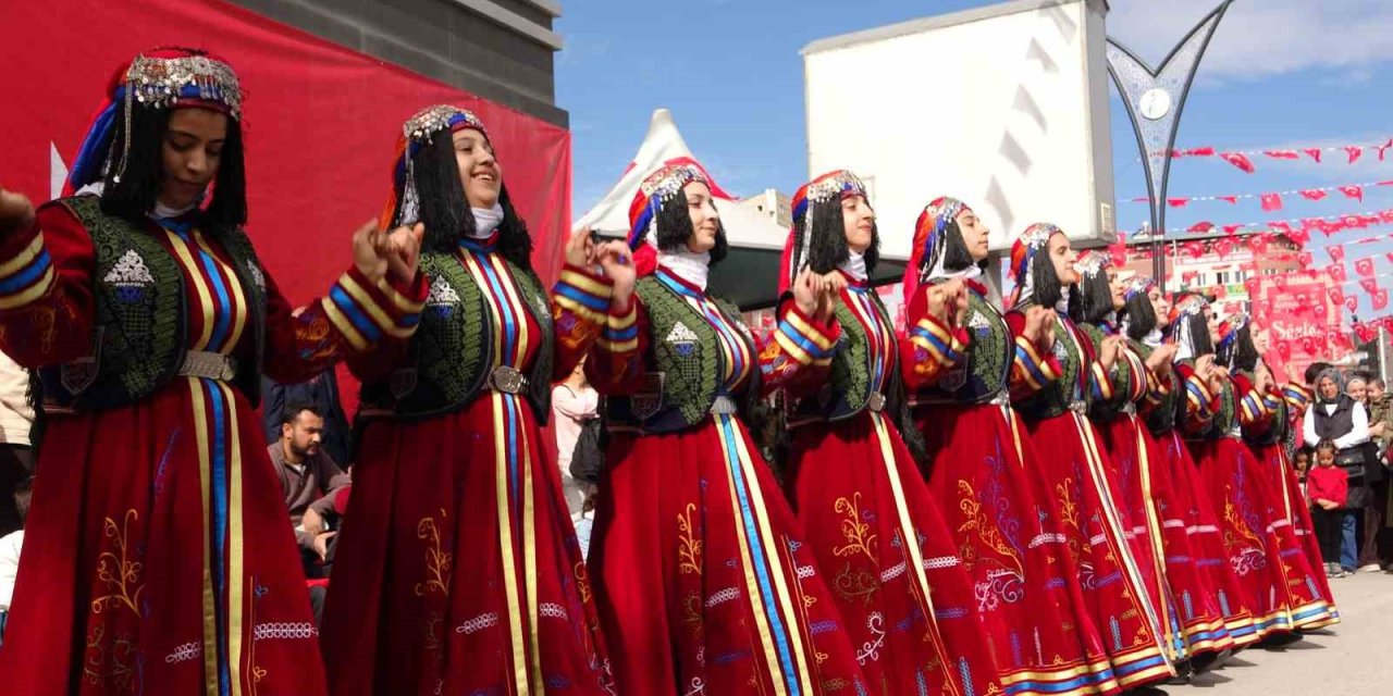 Van’da Cumhuriyet Bayramı kutlandı