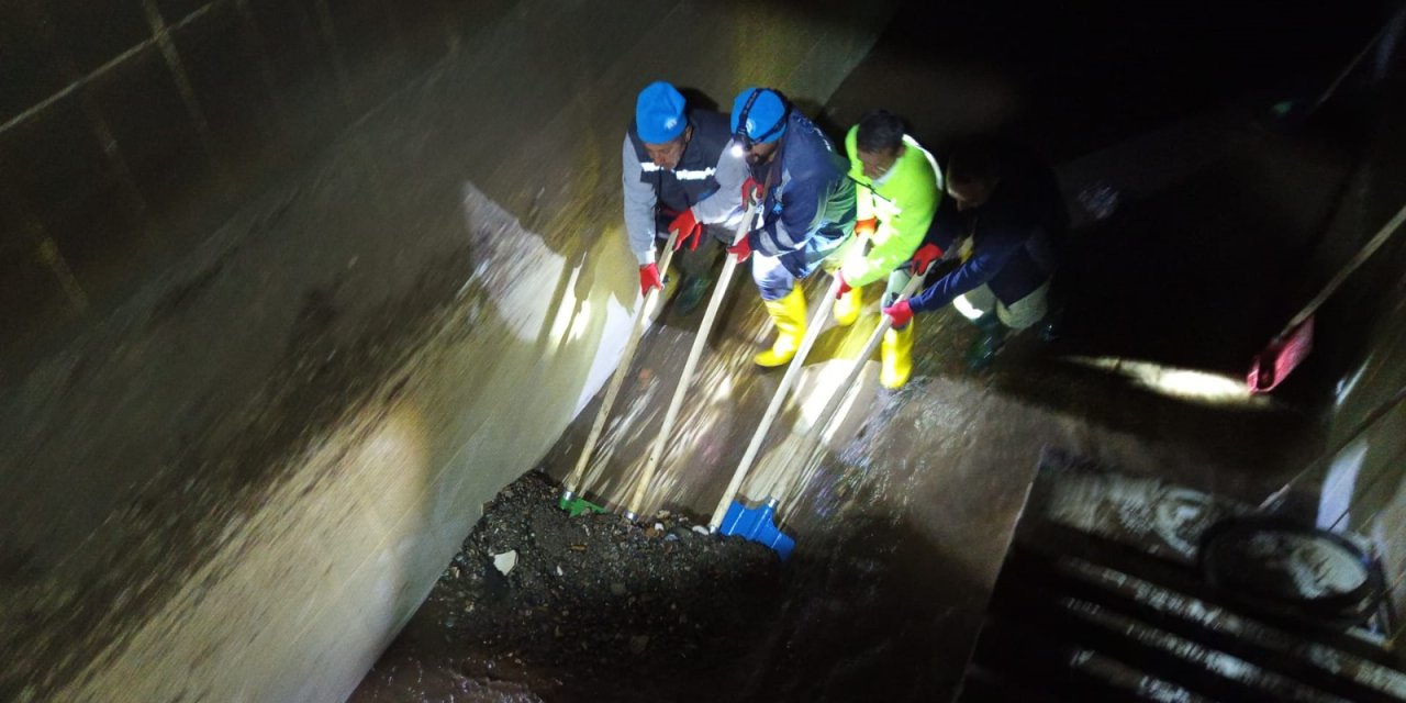 Hakkari Belediyesi içme suyu kalitesini artırmak için depoları temizledi