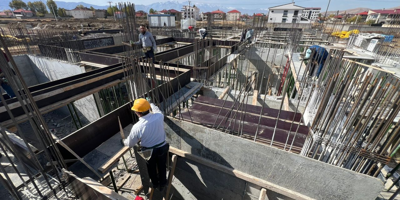 Yüksekova’da Fen Lisesi ve yurt projesinde çalışmalar sürüyor