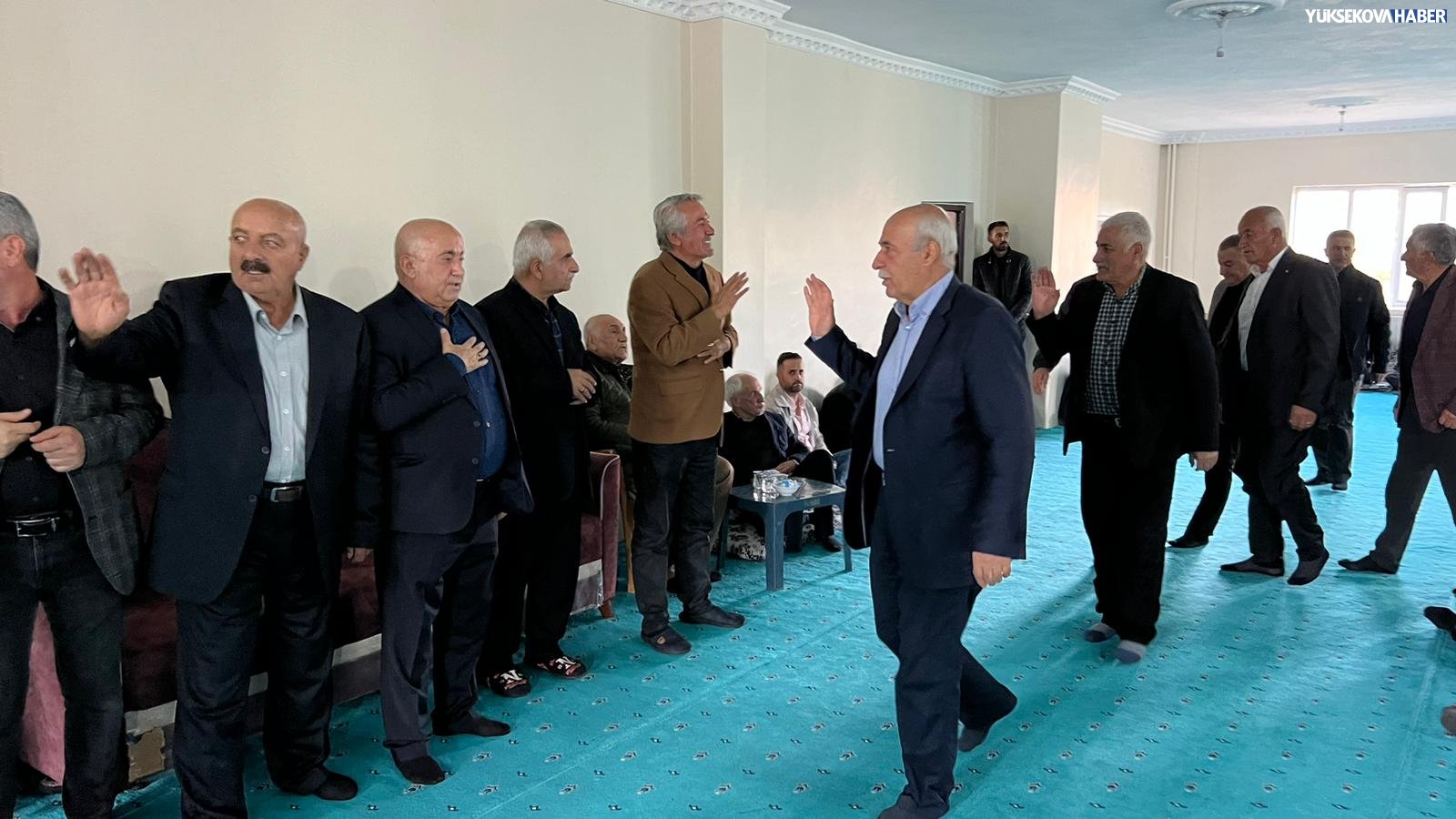 Karay ailesinin taziyesine yoğun katılım ve büyük dayanışma