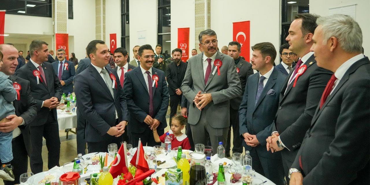 Hakkari’de Cumhuriyet Bayramı resepsiyonu düzenlendi