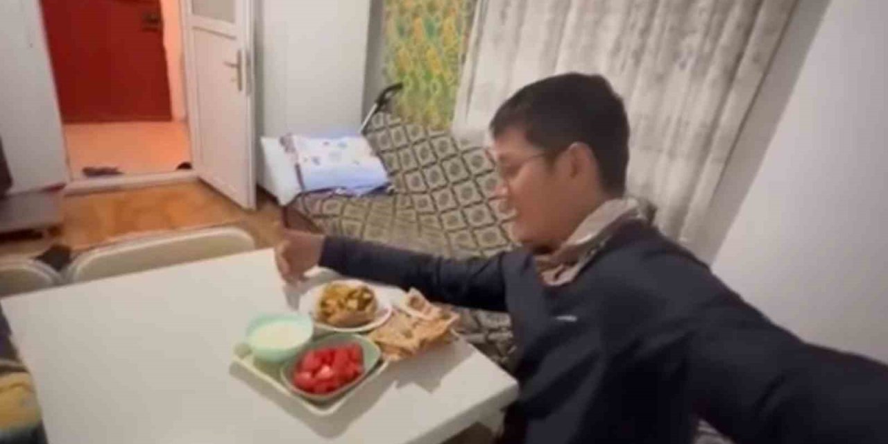 Kemaliye’de Tayvanlı turist ücret ödemek istedi, muhtar kabul etmedi