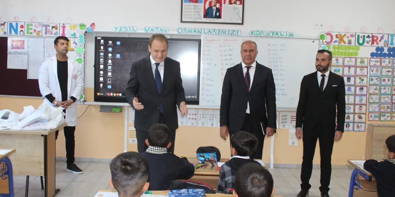 Kaymakam Ömer Övünç Koşansu: "Öğrencilerimiz için elimizden geleni yapıyoruz"