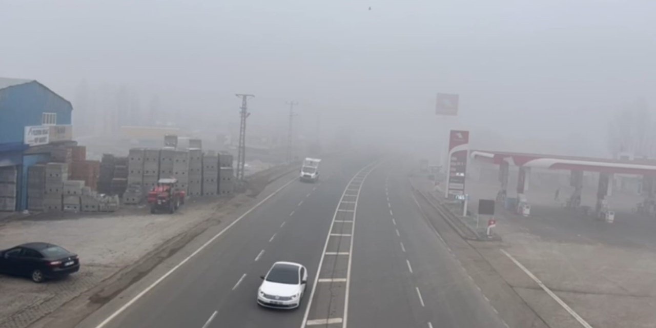 Ağrı'da sabah saatlerinde sis etkili oldu