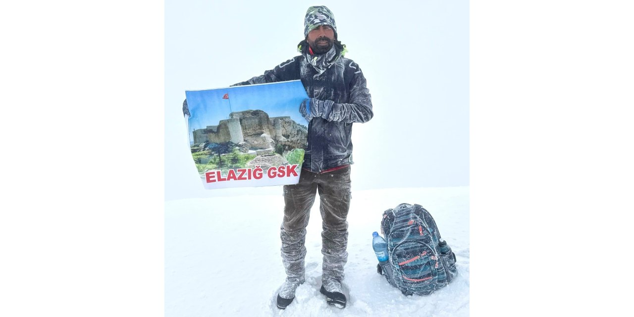 Elazığlı sporcu Cumhuriyet coşkusunu Erciyes’in zirvesinde yaşadı