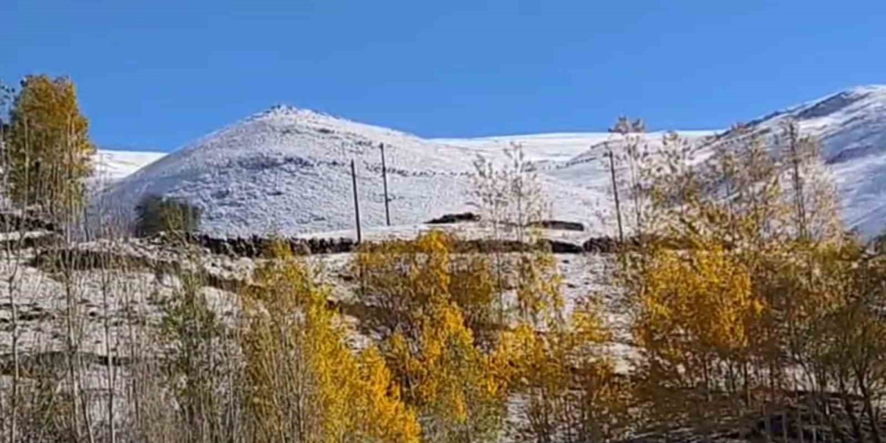 Hamur’daki Karlıca köyünde dağlar beyaza büründü