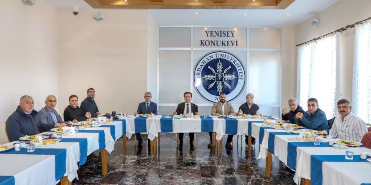 Rektör Emiroğlu, basınla buluştu