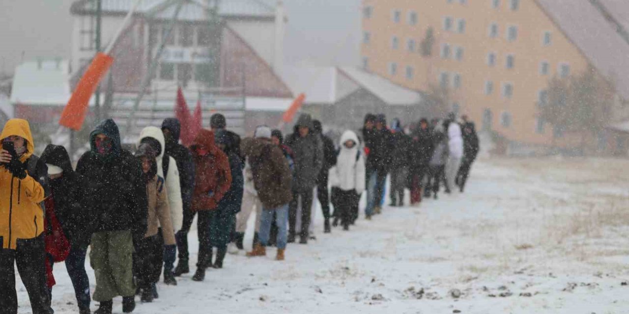 Erzurum Palandöken’e Cumhuriyet tırmanışı