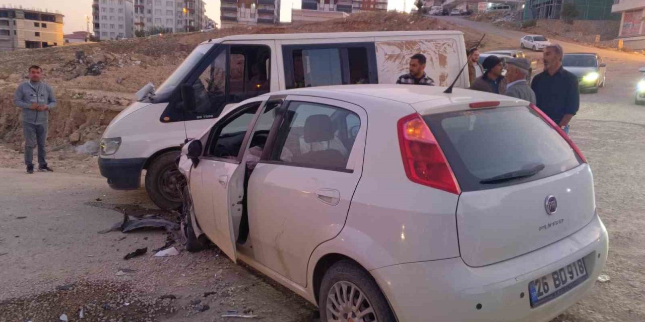 Adıyaman'da zincirleme trafik kazasında 5 kişi yaralandı