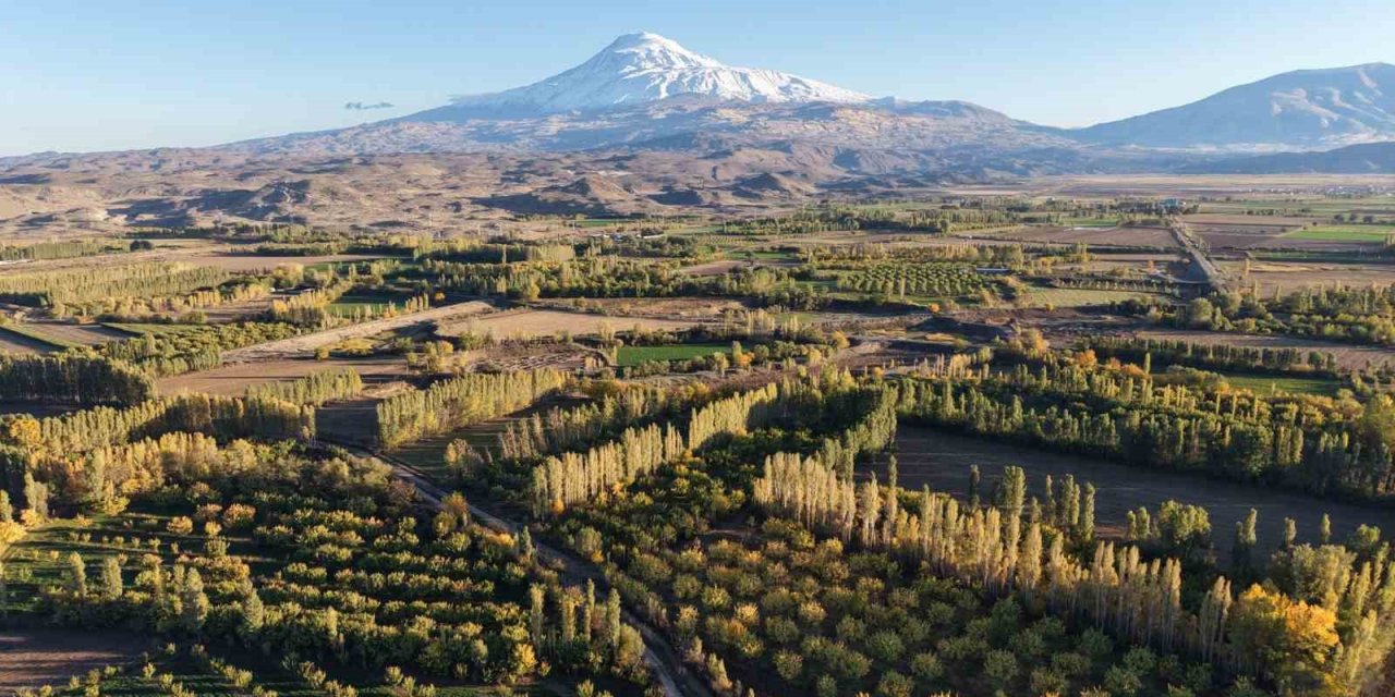 Iğdır’ın doğal cenneti İrem Bağları, havadan görüntülendi