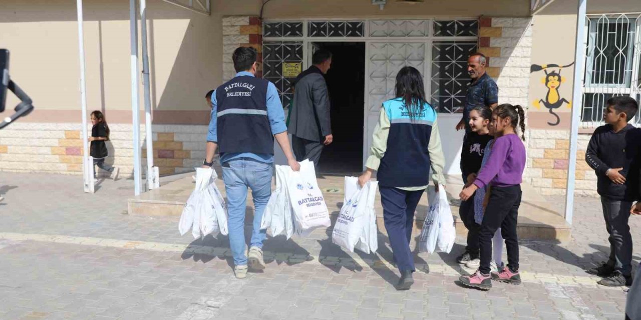 Battalgazi Belediyesi çocukları sinemayla bir araya getiriyor
