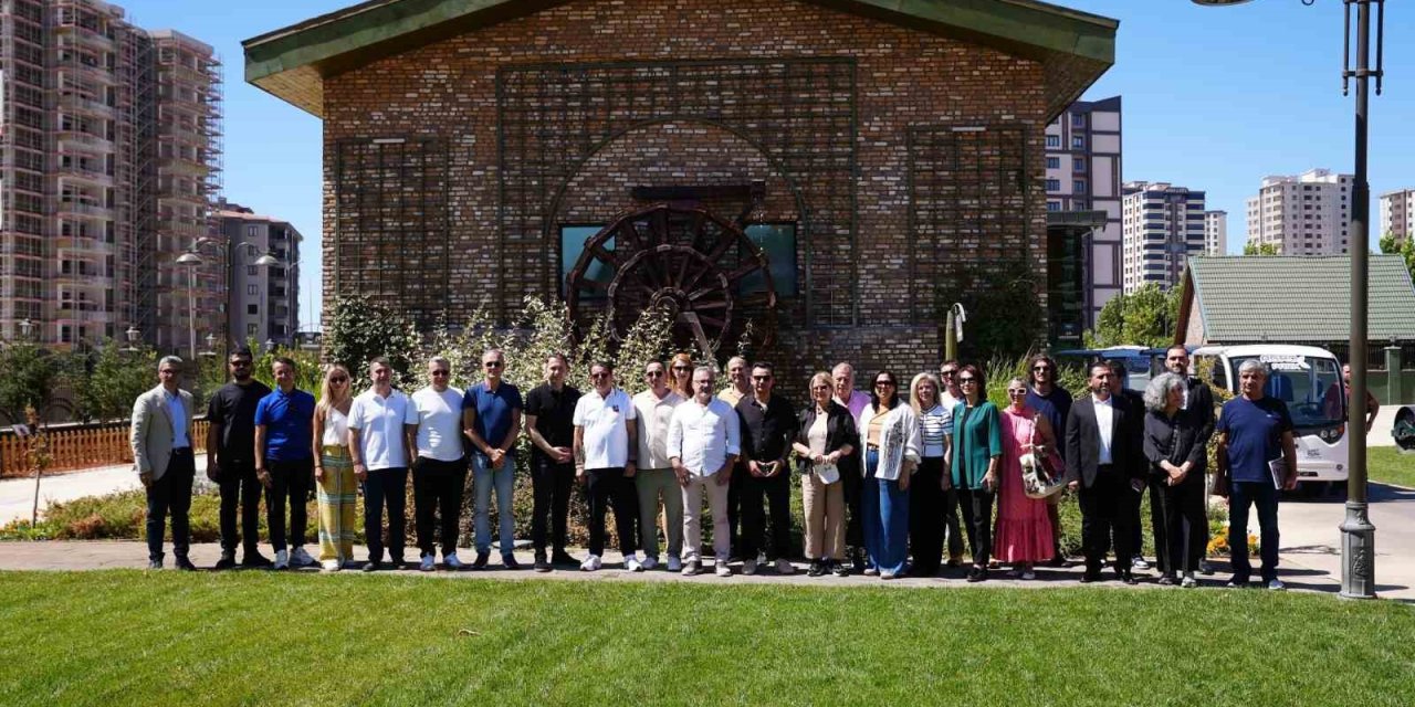 Agro Park binlerce ziyaretçiye kapılarını açtı