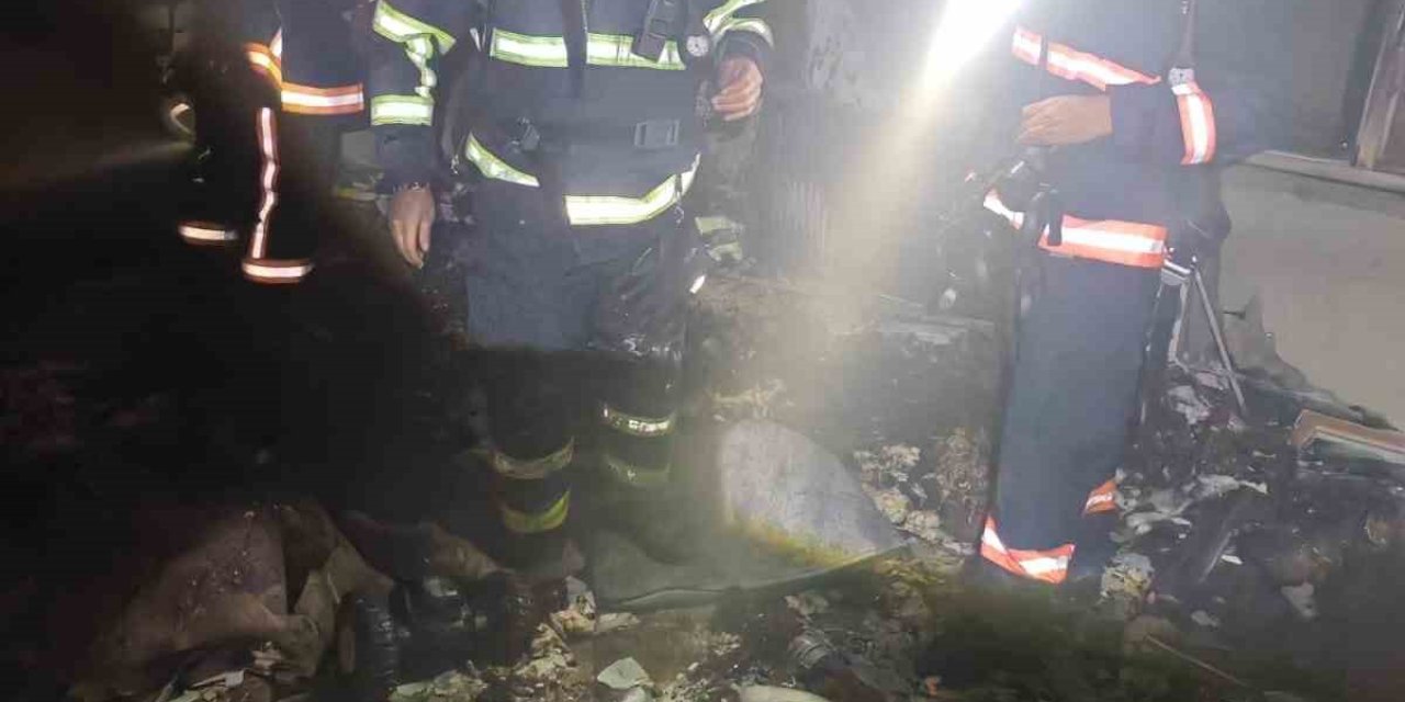 Kızıltepe'de bina yangını: 2 kişi dumandan etkilendi